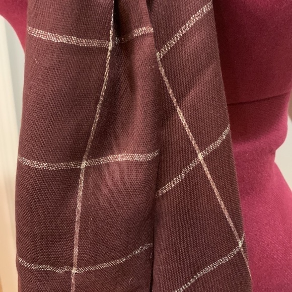 Gap Maroon and metallic scarf - Picture 2 of 4
